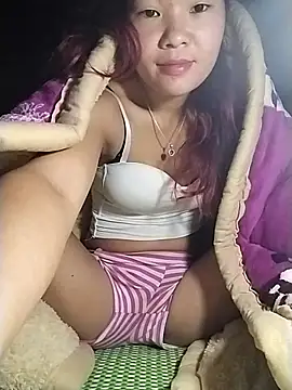 lylylove online show from November 17, 11:31 pm