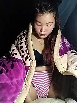 lylylove online show from January 10, 8:48 pm