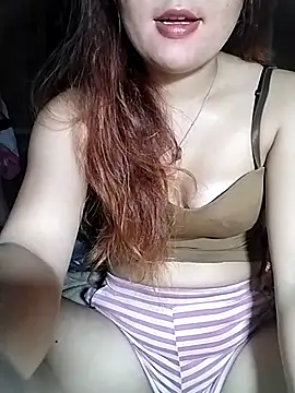 lylylove online show from June 1, 11:26 pm