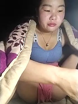 lylylove online show from February 22, 12:24 am