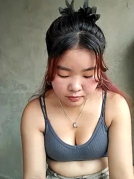 lylylove online show from March 21, 4:25 am