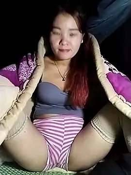 lylylove online show from December 22, 9:20 am