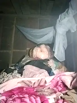 lylylove online show from March 10, 1:09 am