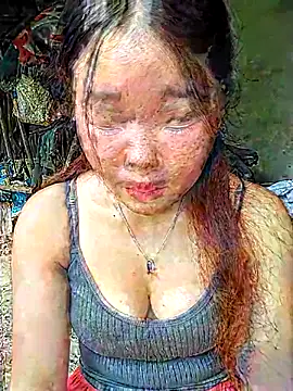 Snapshot of lylylove chatting on June 22, 1:33 am lylylove online show from June 22, 1:33 am