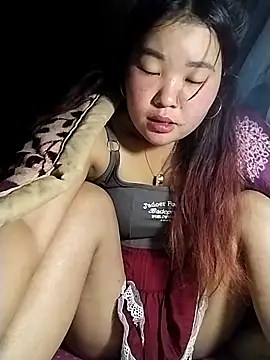 lylylove online show from March 18, 5:14 pm