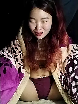 lylylove online show from January 8, 8:53 am