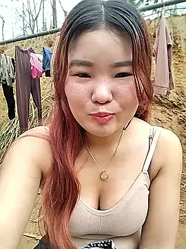 lylylove online show from March 17, 2:14 am