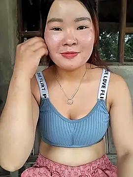 lylylove online show from May 24, 4:12 am