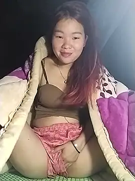 lylylove online show from November 27, 8:31 pm