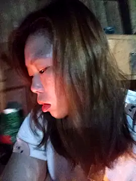 Snapshot of Ngocmi909 chatting on November 10, 10:37 pm Ngocmi909 online show from November 10, 10:37 pm