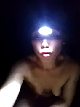 Snapshot of Ngocmi909 chatting on November 16, 12:43 pm Ngocmi909 online show from November 16, 12:43 pm