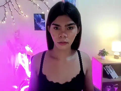 Snapshot of dianne_swift chatting on October 27, 3:18 am dianne swift online show from October 27, 3:18 am