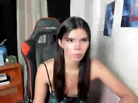 Snapshot of dianne_swift chatting on June 12, 12:41 am dianne swift online show from June 12, 12:41 am