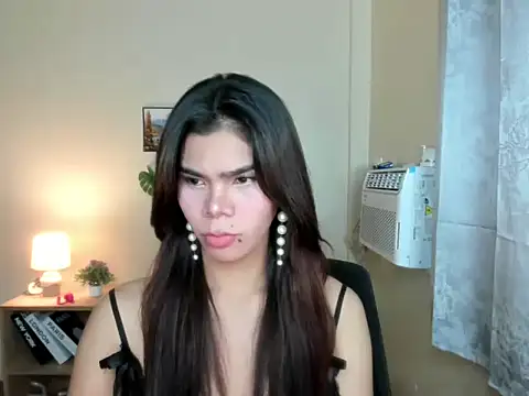 Snapshot of dianne_swift chatting on October 21, 3:22 pm dianne swift online show from October 21, 3:22 pm