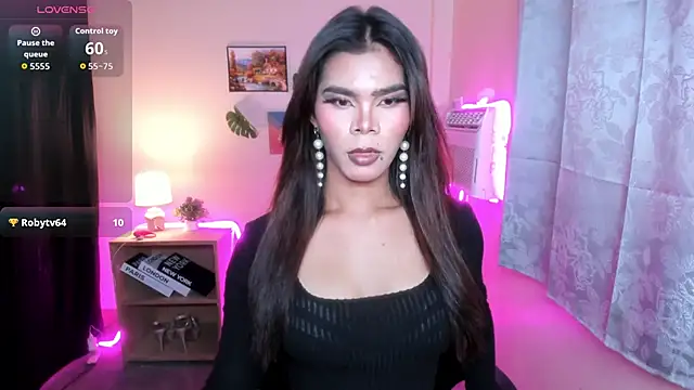 Snapshot of dianne_swift chatting on November 3, 1:37 pm dianne swift online show from November 3, 1:37 pm