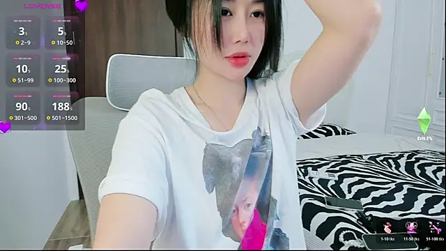 strawberry-ni online show from December 3, 10:47 am