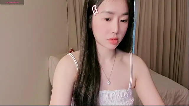 strawberry-ni online show from October 11, 10:05 am