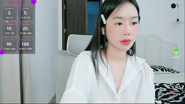 strawberry-ni online show from November 9, 6:06 am