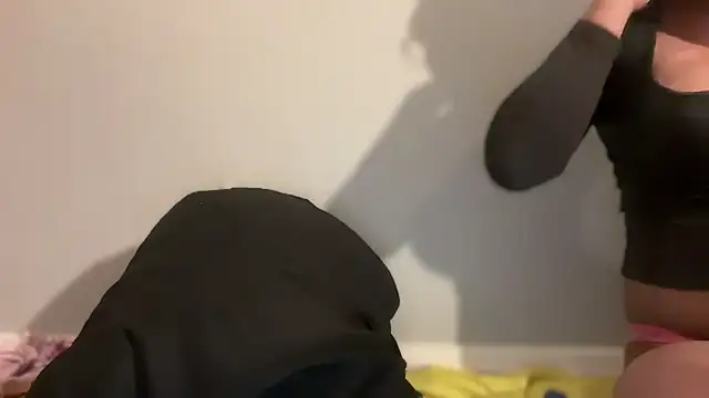 iamvalerixxx online show from September 17, 6:10 pm