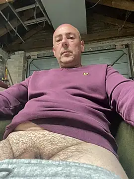 Snapshot of Richmcgee chatting on May 3, 7:28 pm Richmcgee online show from May 3, 7:28 pm