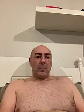 Snapshot of Richmcgee chatting on February 21, 8:33 pm Richmcgee online show from February 21, 8:33 pm