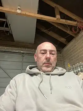 Snapshot of Richmcgee chatting on February 27, 8:19 pm Richmcgee online show from February 27, 8:19 pm