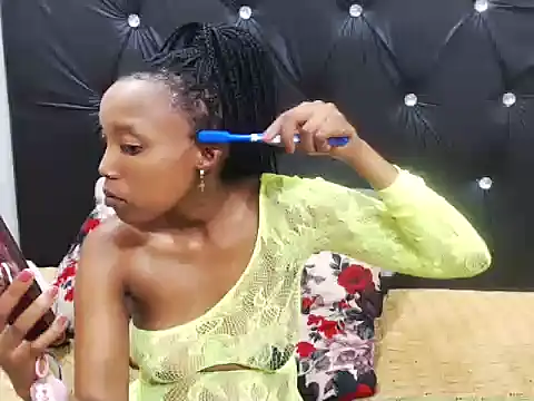 Snapshot of AppleAss02 chatting on October 10, 7:04 pm AppleAss02 online show from October 10, 7:04 pm