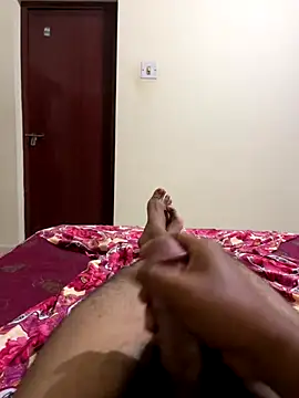 Snapshot of aliahmed98770 chatting on December 14, 7:52 pm aliahmed98770 online show from December 14, 7:52 pm