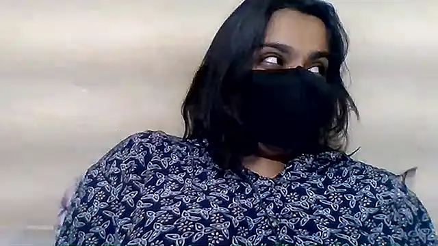 Snapshot of Vaani_Singha chatting on June 4, 2:44 pm Vaani Singha online show from June 4, 2:44 pm