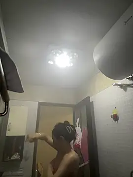 xiiuuff18 online show from June 24, 12:59 pm