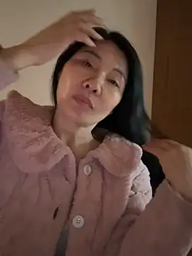 xiiuuff18 online show from March 16, 1:13 am