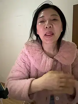 xiiuuff18 online show from February 21, 12:12 am