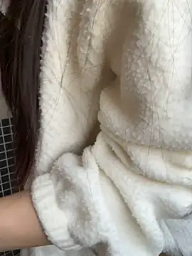 xiiuuff18 online show from October 24, 1:37 am