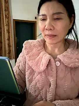 xiiuuff18 online show from March 23, 1:11 pm