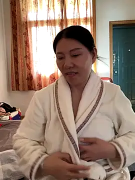 xiiuuff18 online show from November 20, 2:01 am