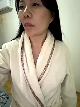 xiiuuff18 online show from December 21, 9:00 am