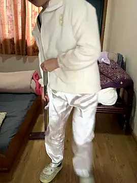 xiiuuff18 online show from October 22, 1:16 am