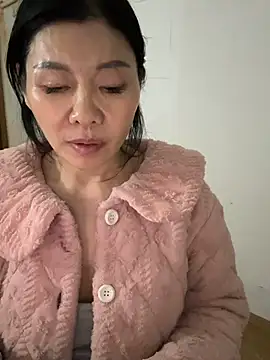 xiiuuff18 online show from February 19, 12:02 pm