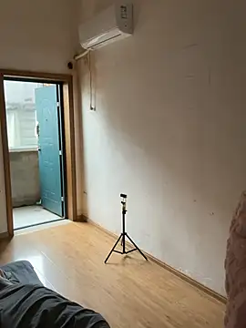 xiiuuff18 online show from March 23, 1:06 am