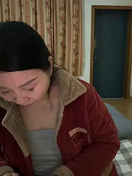 xiiuuff18 online show from February 14, 12:16 pm