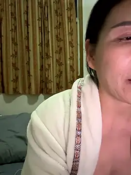 xiiuuff18 online show from January 8, 12:11 pm