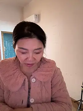 xiiuuff18 online show from March 7, 1:23 am