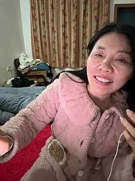 xiiuuff18 online show from March 9, 11:58 am