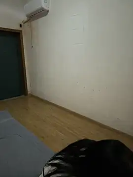 xiiuuff18 online show from March 27, 11:33 am