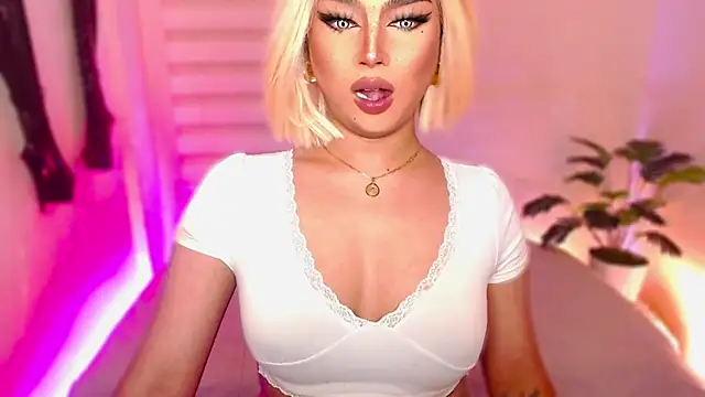 MissRumi Hunter online show from April 3, 7:09 pm