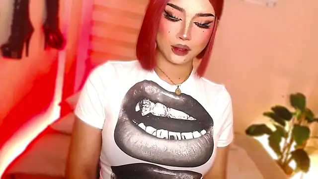 MissRumi Hunter online show from December 5, 6:50 pm