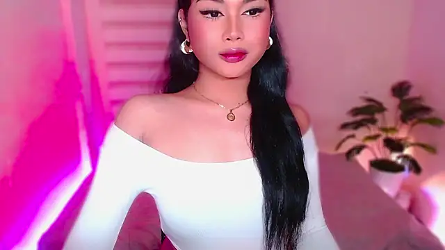 MissRumi Hunter online show from May 15, 7:45 pm