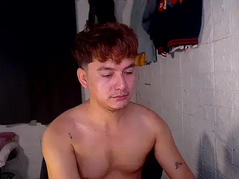 Snapshot of Tempting_jon chatting on May 8, 2:48 am Tempting jon online show from May 8, 2:48 am