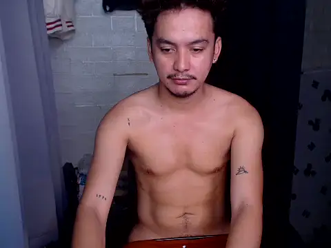 Snapshot of Tempting_jon chatting on July 12, 5:08 am Tempting jon online show from July 12, 5:08 am
