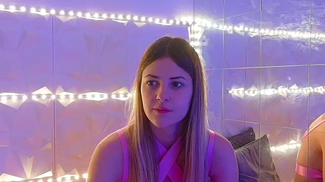 Snapshot of Aishha_ chatting on November 28, 6:02 am Aishha online show from November 28, 6:02 am